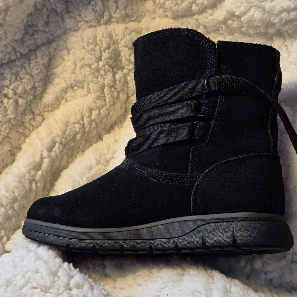 Timberland Women's 6.5W Black Lace up Winter Boots